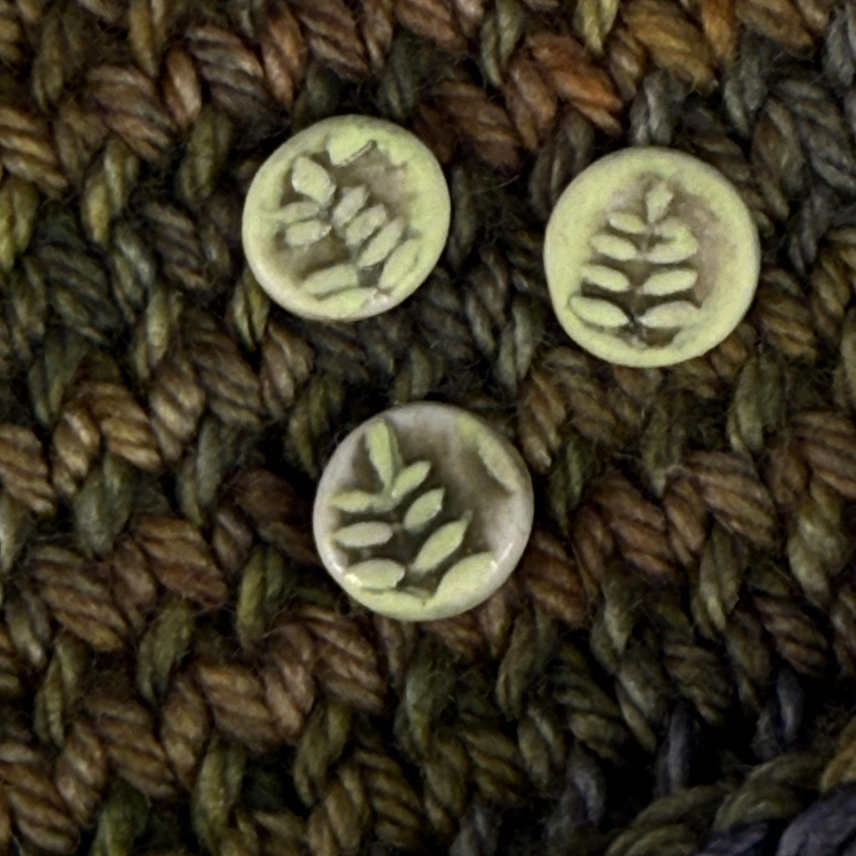Decorative Tiny Green Fern Ceramic Buttons