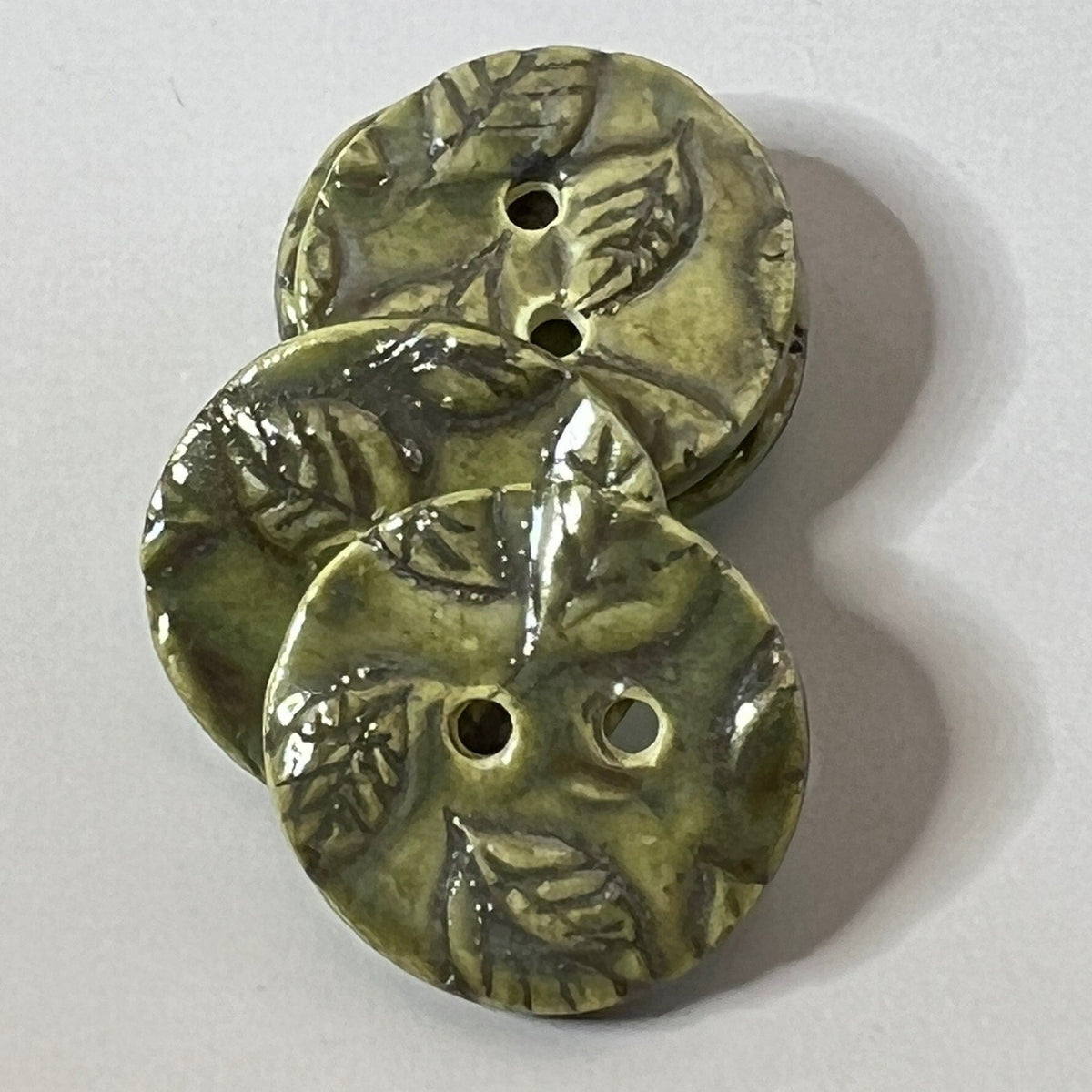 Green Leaves Pattern with Carving Round Button