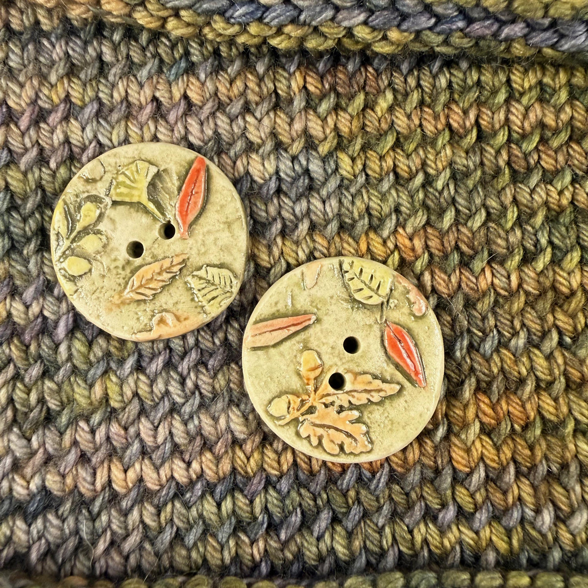 Carved Fall Leaves Patterned Round Buttons