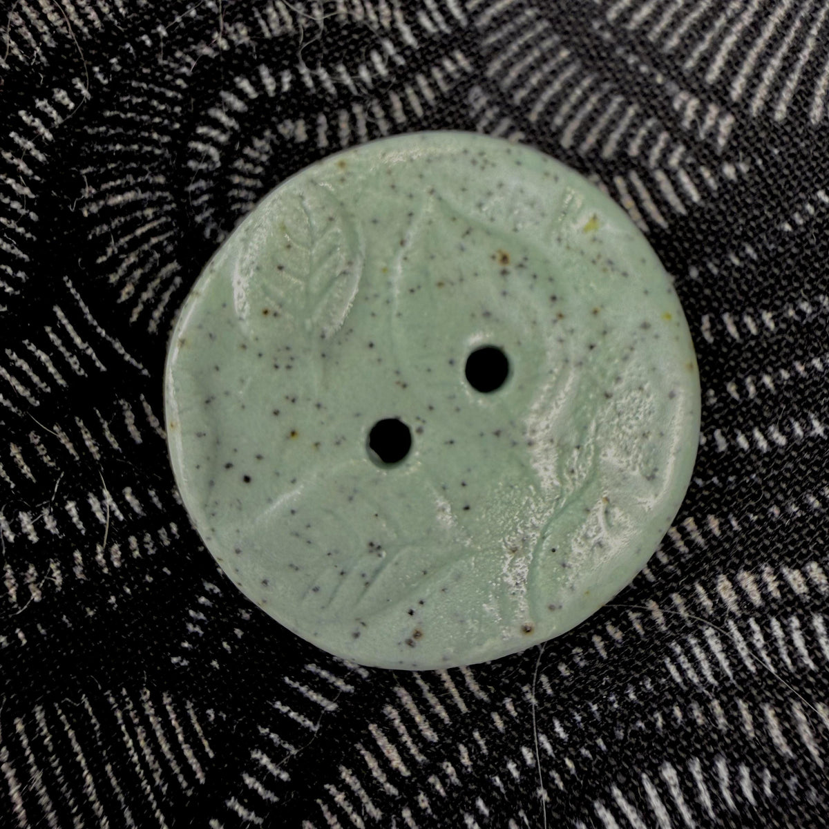 Raised Leaf Pattern Light Green Speckled Porcelain Buttons